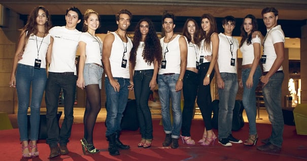 Participate in model contests, promote your career.